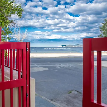 Tramonto Sul Mare Apartment *